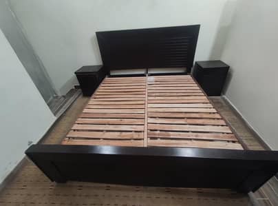 King Size Wooden Bed with 2 Side Tables – Excellent Condition