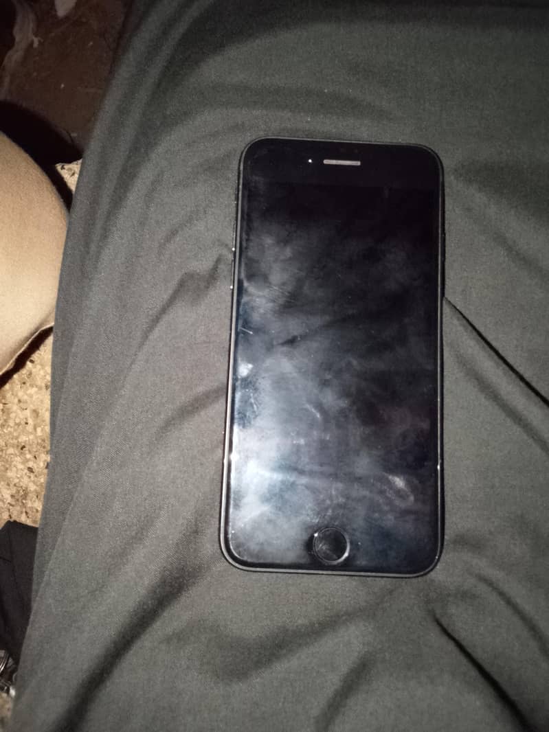 Apple iPhone 7 2