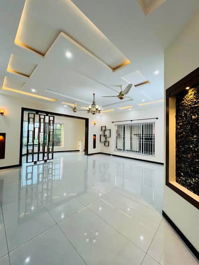 Ideal Location This House VIP 12 TO 14 Marla Beautiful 3Bed UPPER PORTION Gas Available ( Big + Point) Water Boring This House) car Parking Available ) Ground portion Rented Car Parking Available