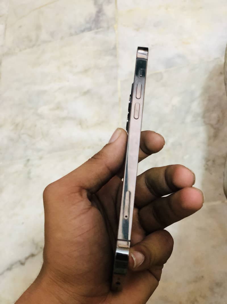 Apple iPhone 12 Pro 2