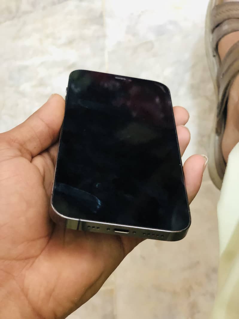 Apple iPhone 12 Pro 3