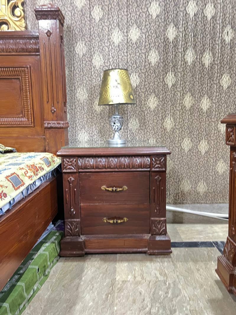 bed set including side table dressing table only 3