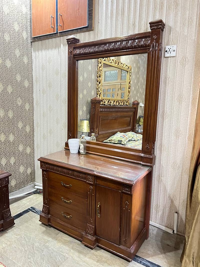 bed set including side table dressing table only 4