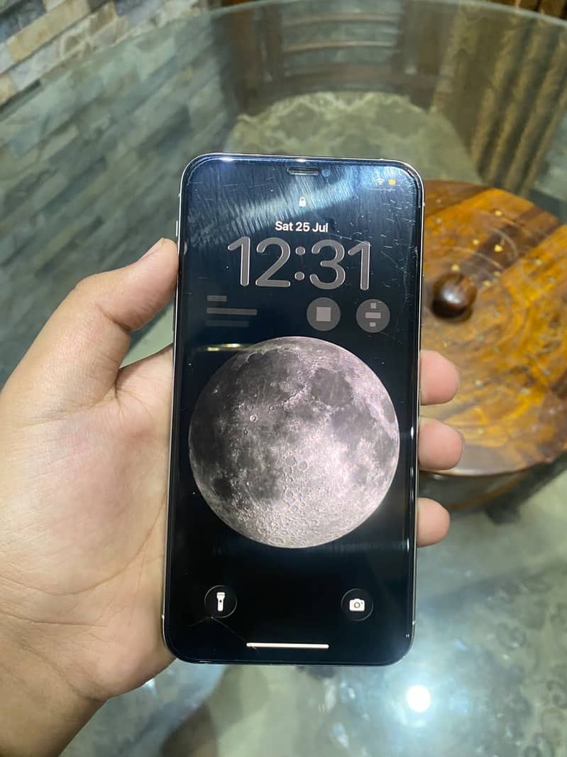 iPhone 11 Pro Max 1