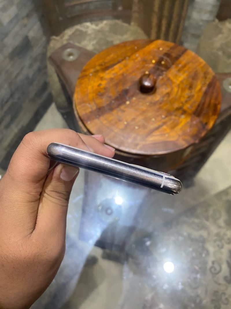 iPhone 11 Pro Max 3