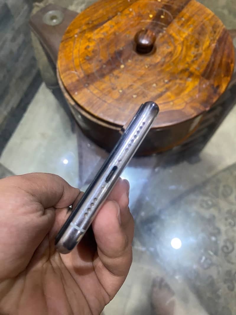 iPhone 11 Pro Max 6