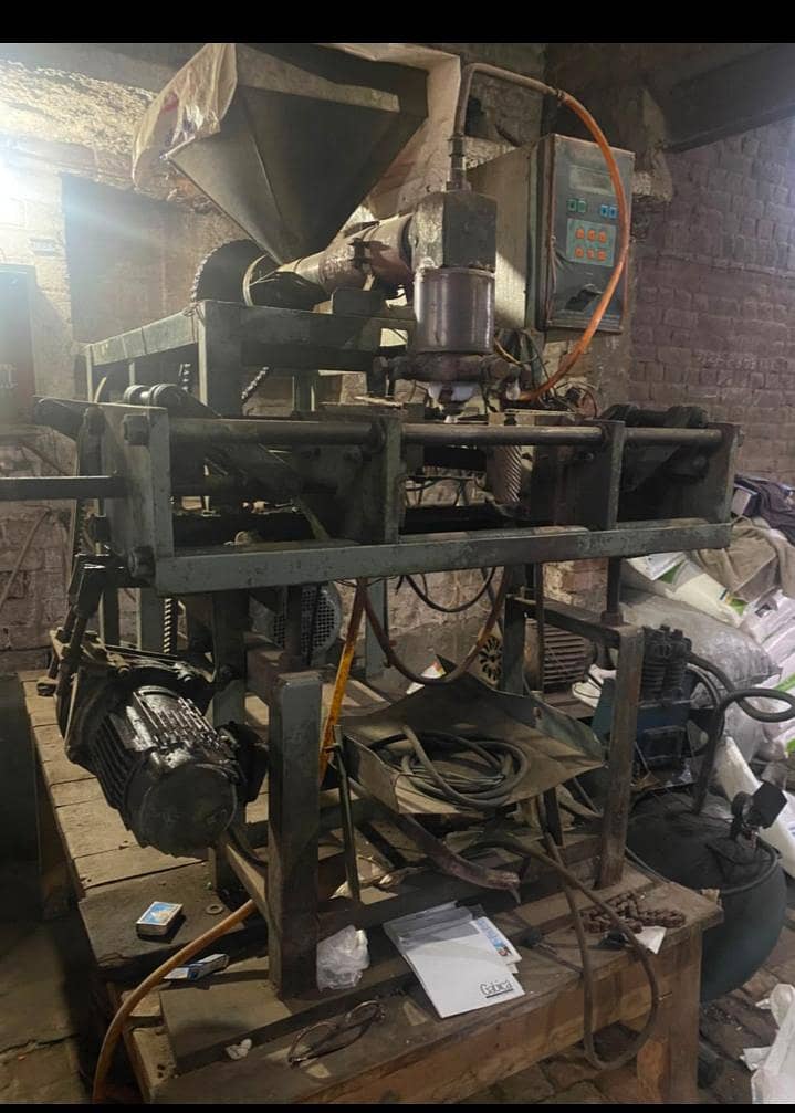 molding machine 1