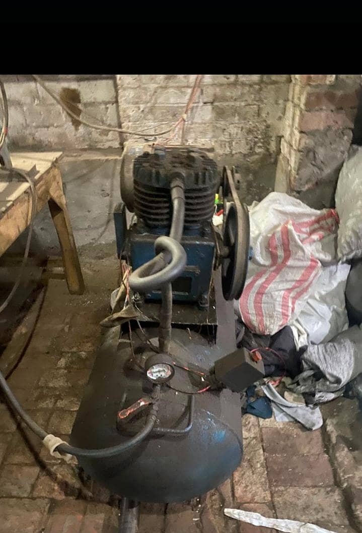 molding machine 7