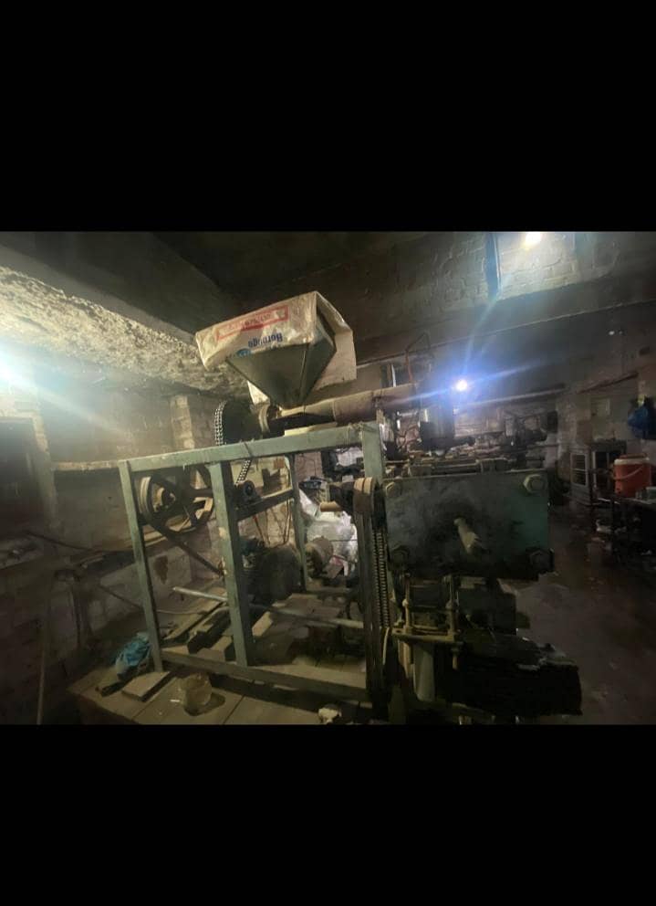 molding machine 8