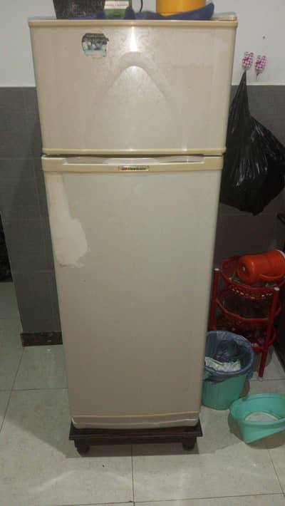 Dawlence refrigerator Model-9155 well used best cooling and freezing