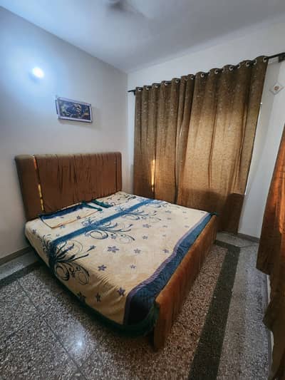 Furnish room available in upper portion in G11/3 for lady