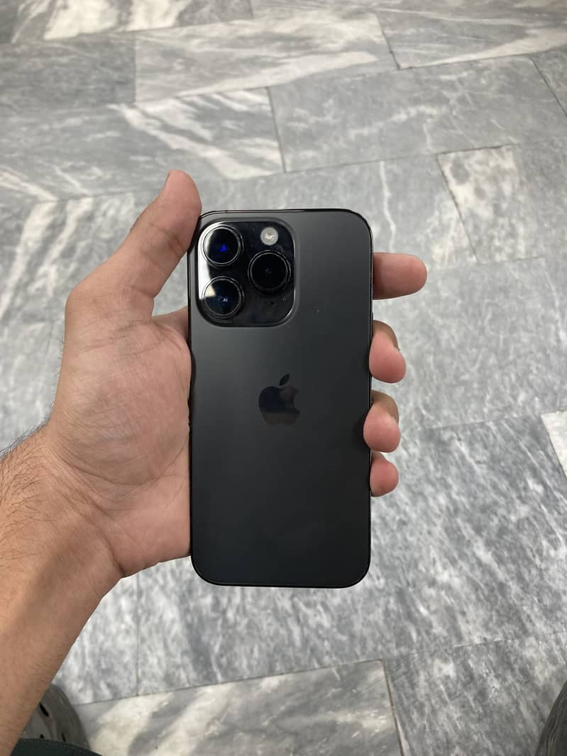 iPhone 14 Pro 4