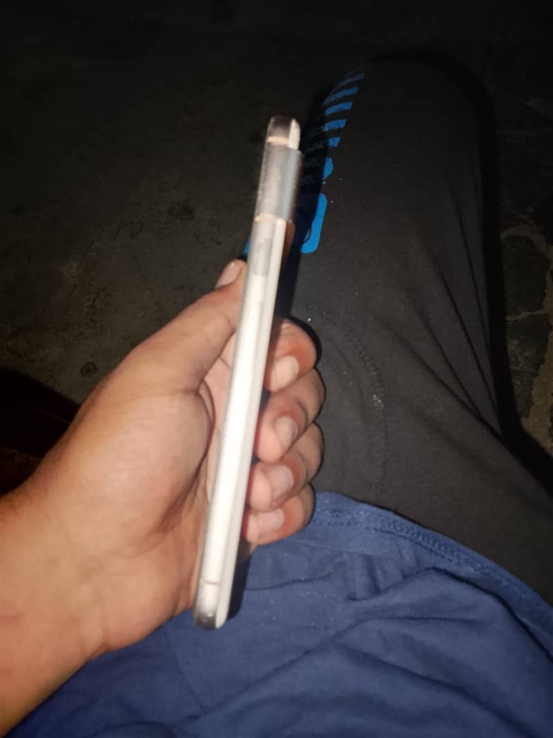 Google Pixel 8 2