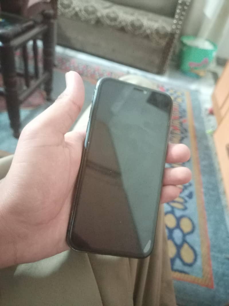 Apple iPhone 11 3