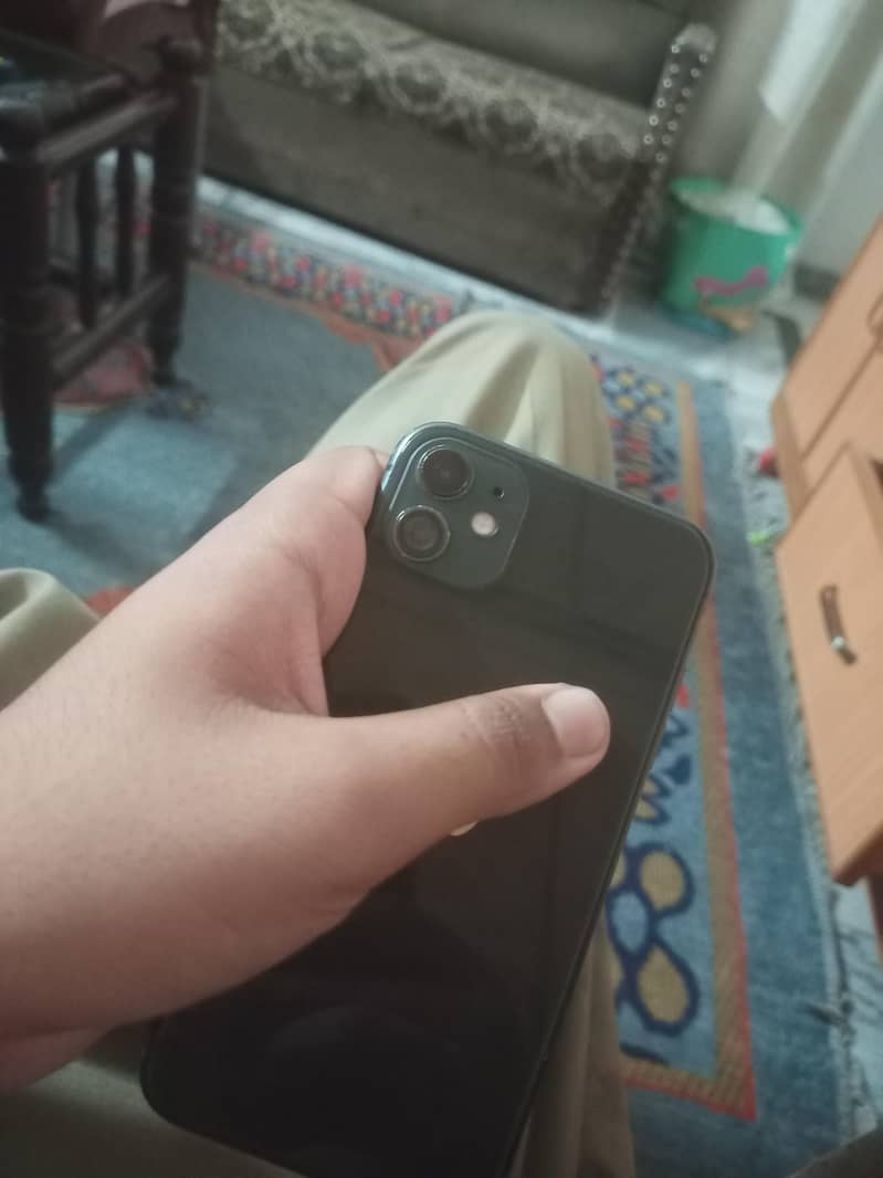 Apple iPhone 11 7