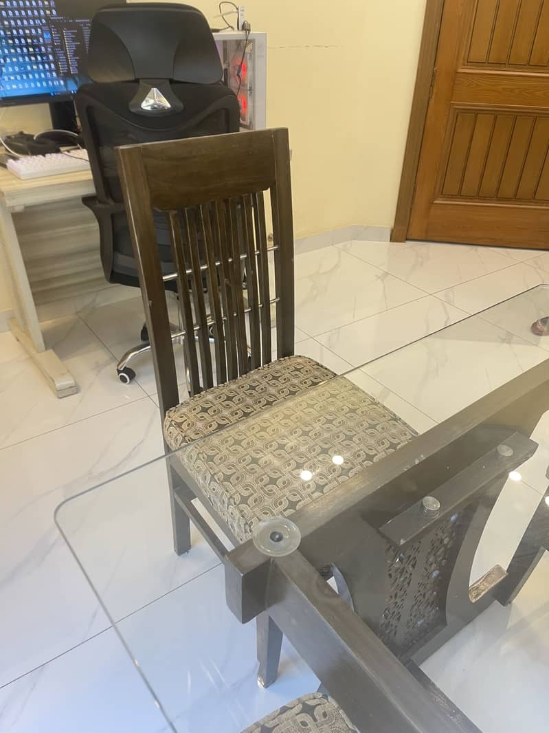 6 Person Dining Table + 2 Extra Chairs 5