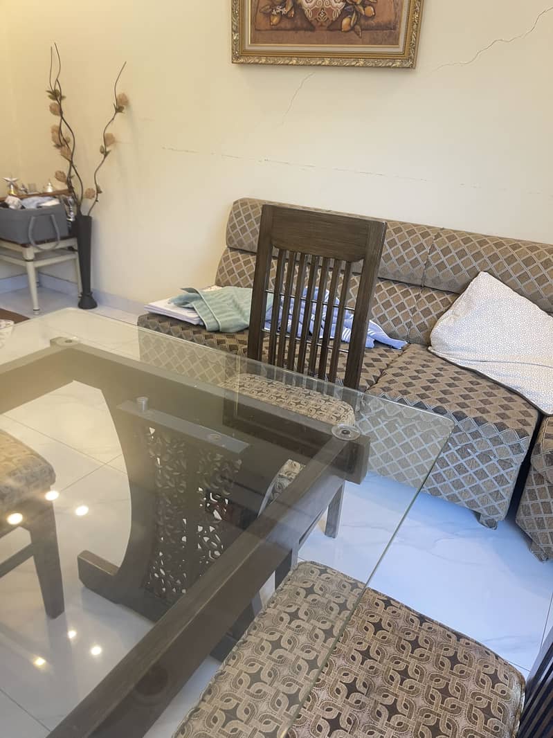 6 Person Dining Table + 2 Extra Chairs 7