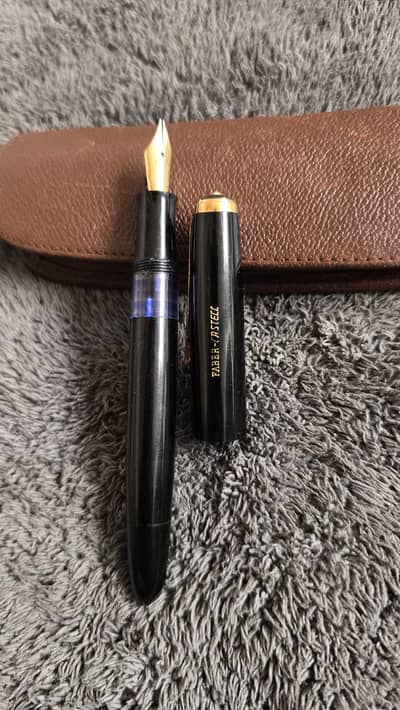 vintage Osmia piston-fill fountain pen.