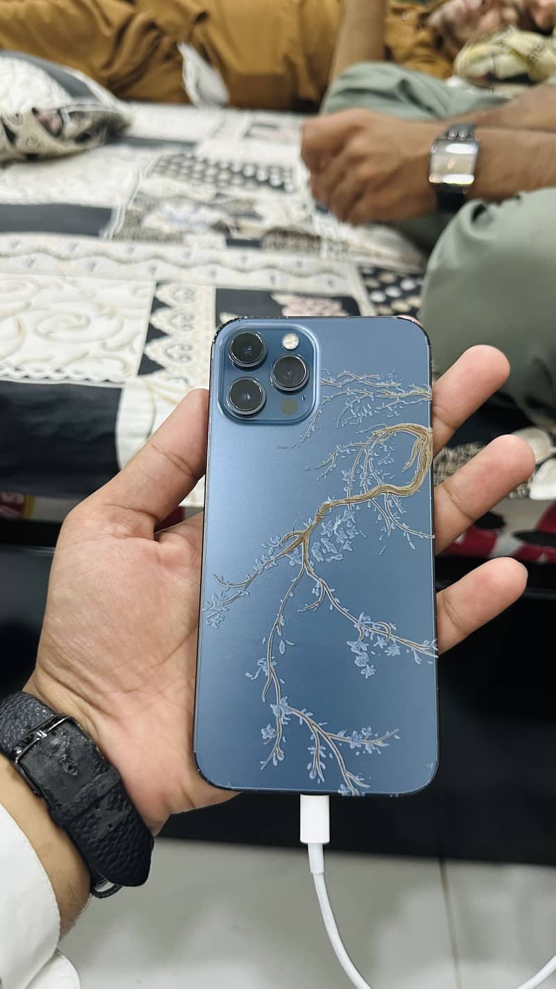Iphone 12 pro max 1