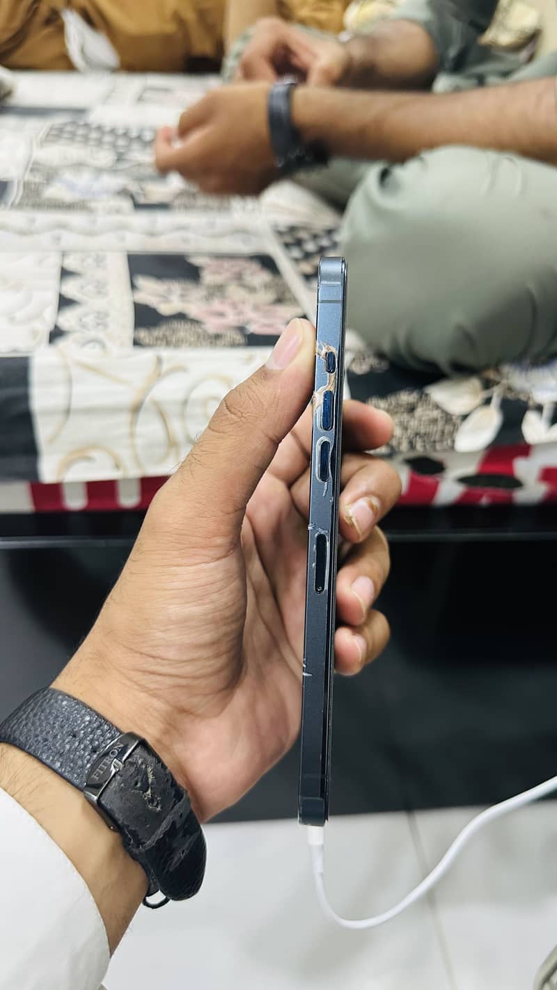 Iphone 12 pro max 2
