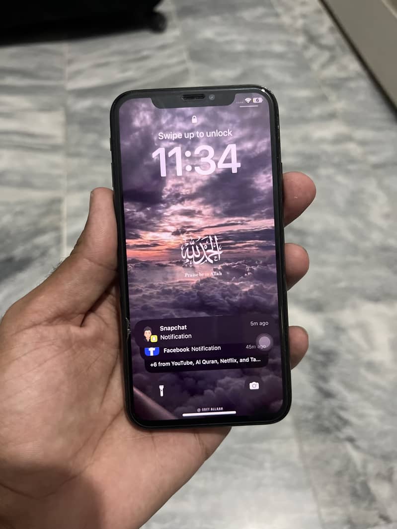 Apple iPhone X 5