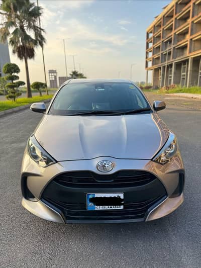i am selling toyota yaris hatchback