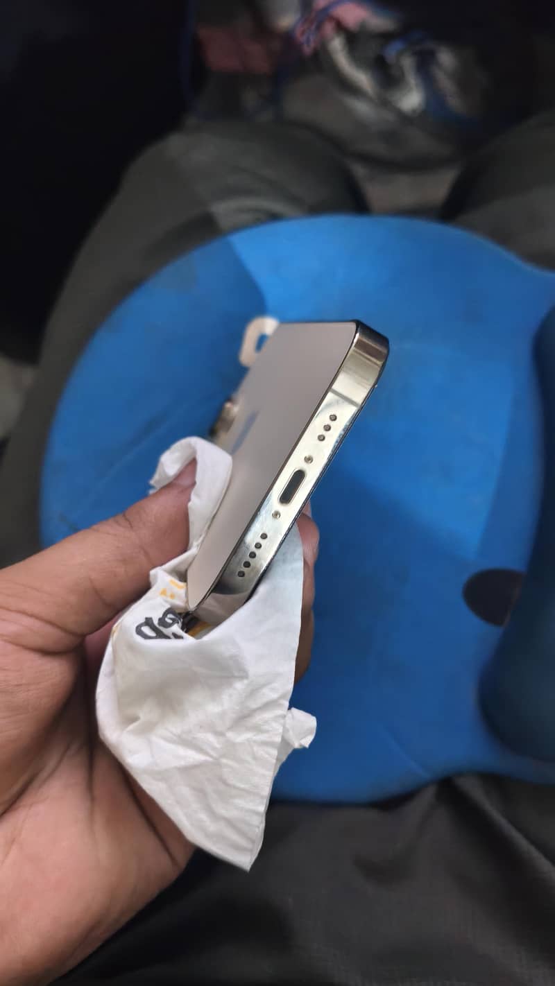 IPhone 14 Pro 4