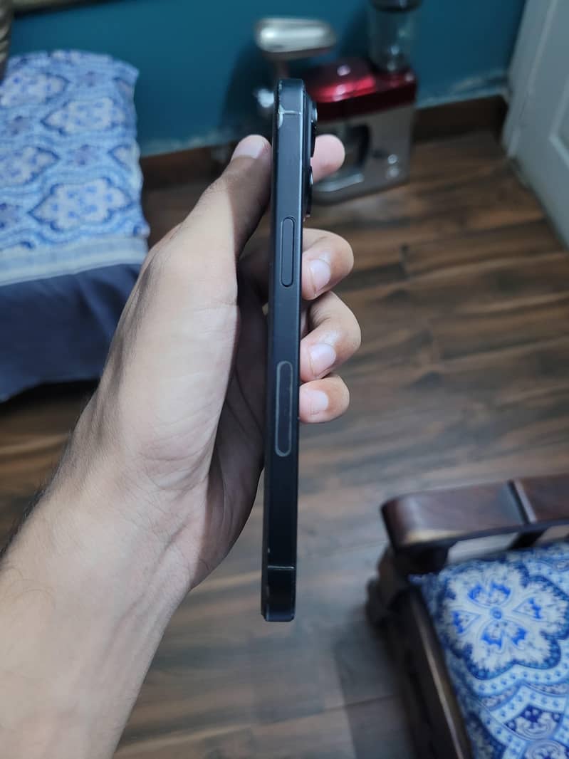 Apple iPhone 15 2