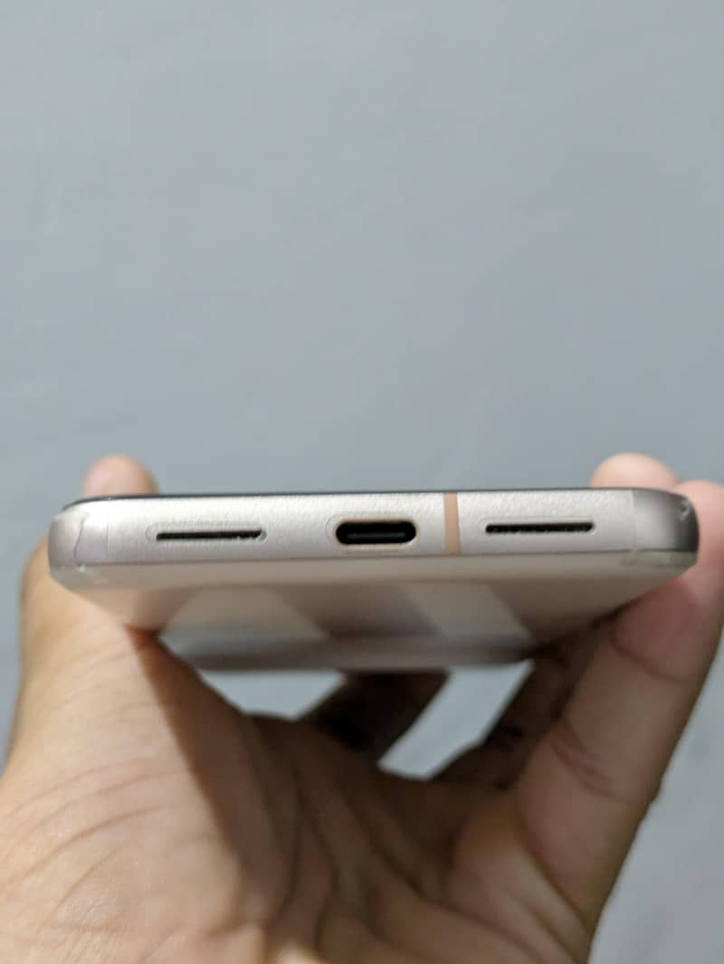 Google Pixel 8 2