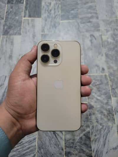 iphone 13 pro factoryunlock health 87% 10/10 condition 128gb demand110