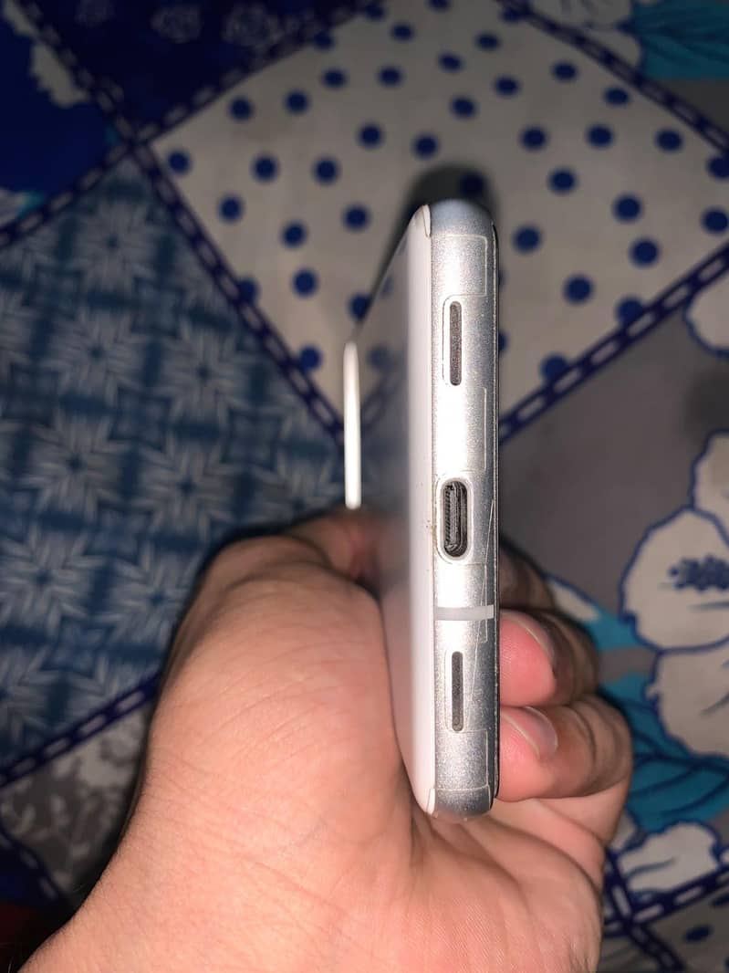 Google Pixel 7a 2