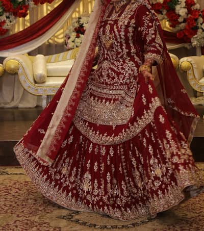 Bridal Farshi Lehanga for sale, with jewellery