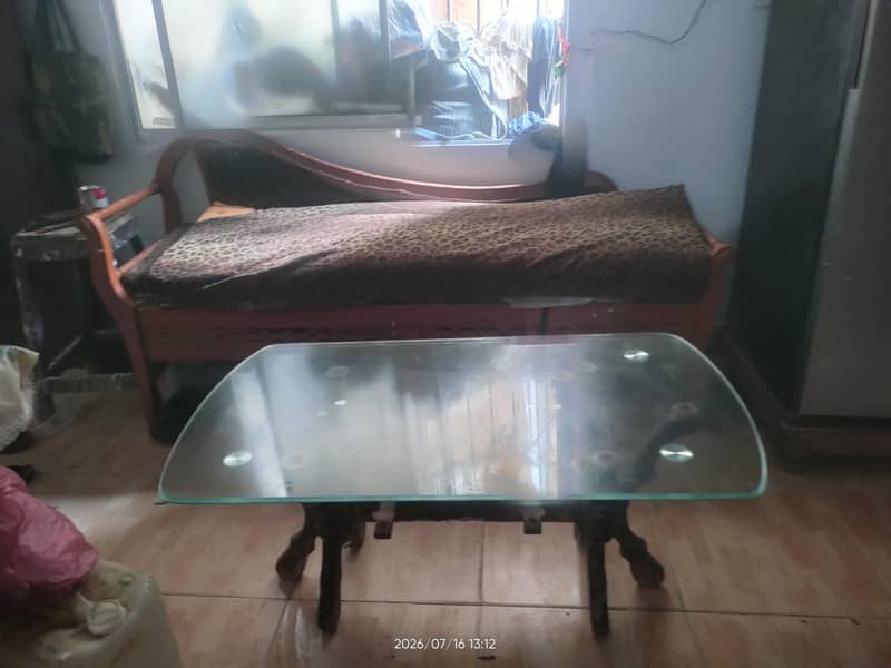 sofa and Table 0
