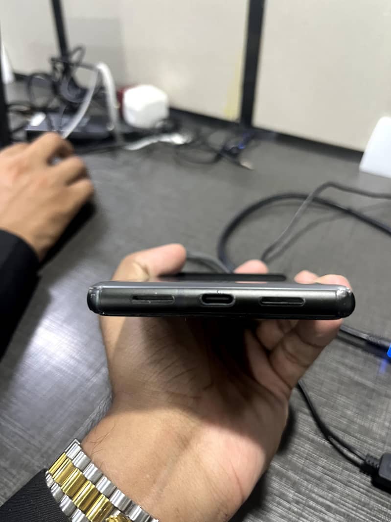Google Pixel 6 4