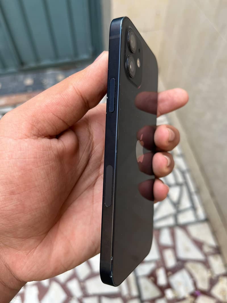 Apple iPhone 12 2