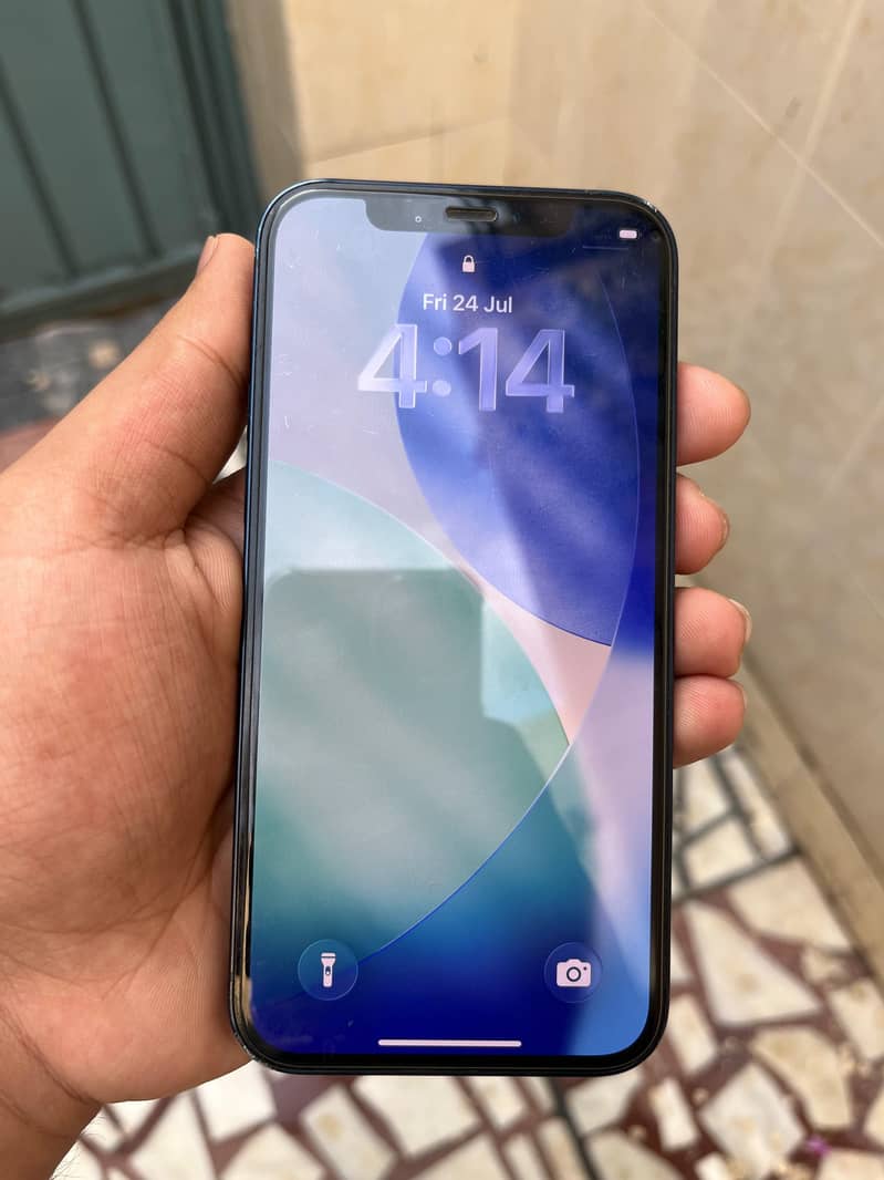 Apple iPhone 12 3