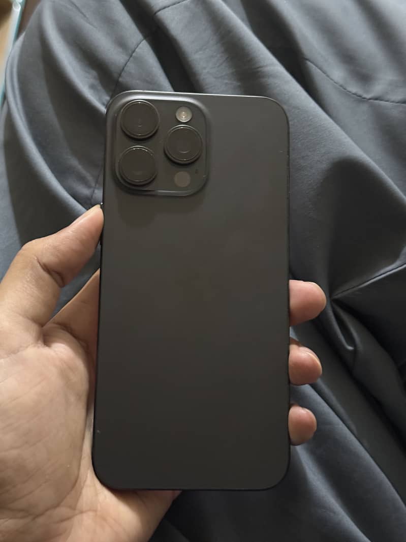 iPhone 15 pro max 0