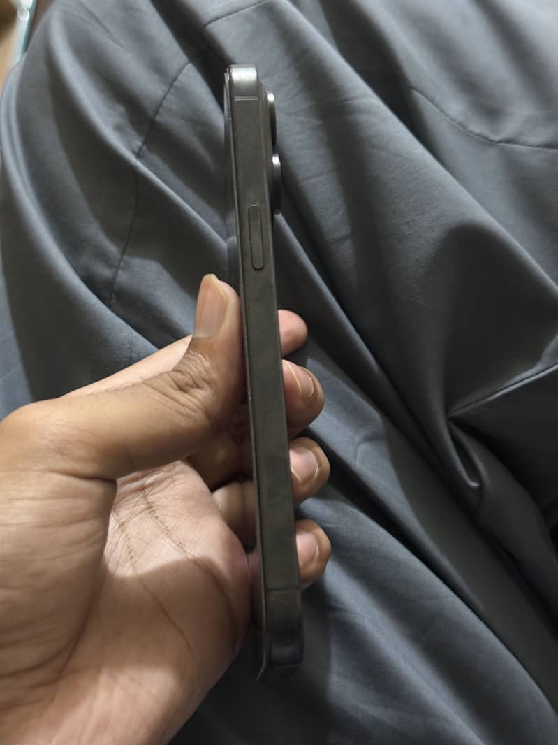 iPhone 15 pro max 3