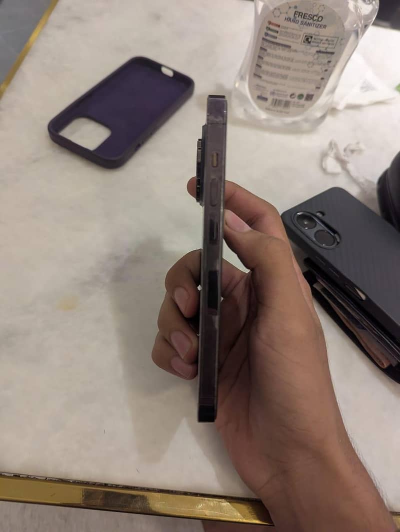 iPhone 14 Pro 2