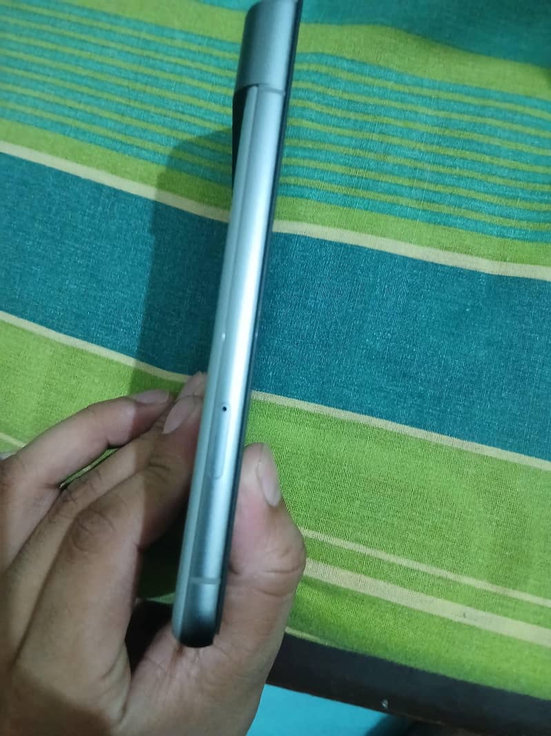 Google Pixel 8 5