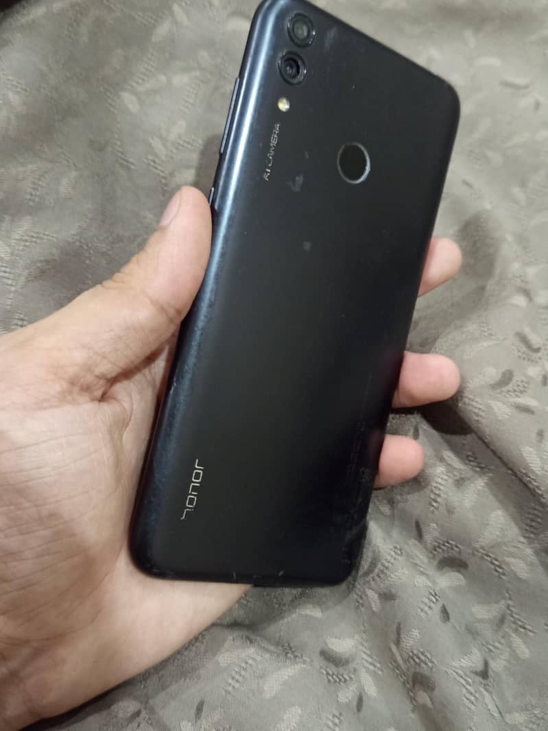 Honor 8c 2