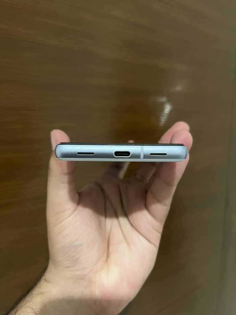 Google Pixel 7a 2