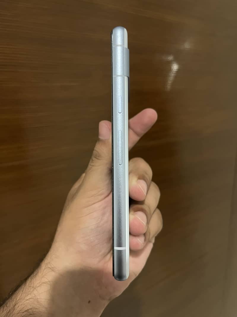 Google Pixel 7a 4
