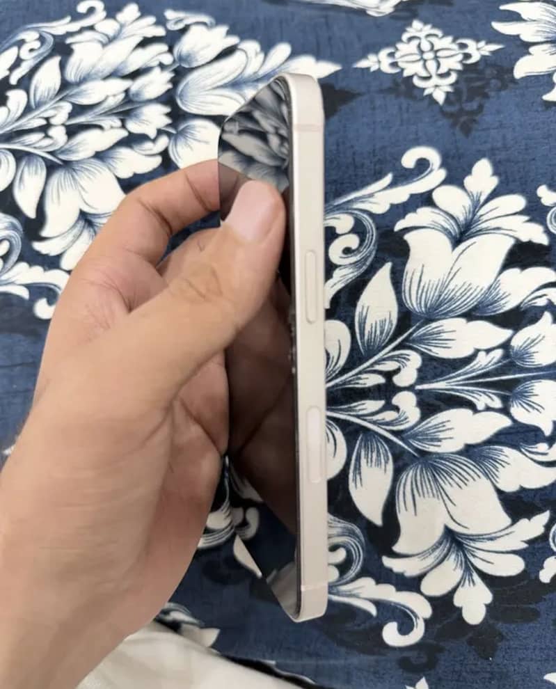 Apple iPhone 13 3