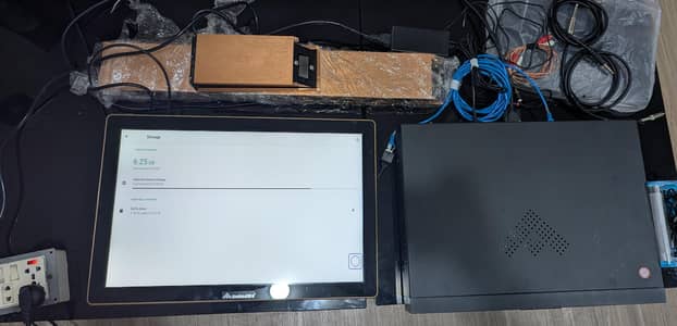 Smart Karoke System|4TB|Touchscreen+Logitech Bluetooth Audio Receiver