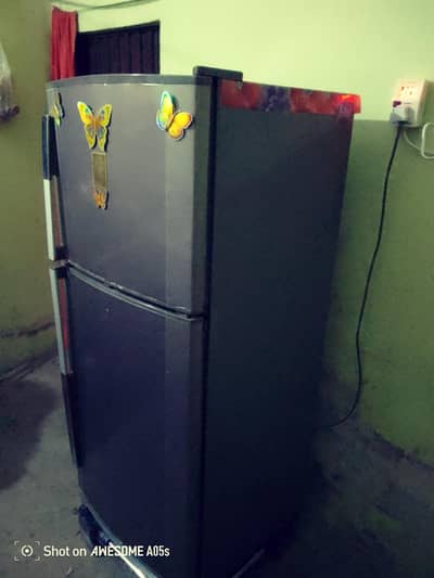Dawlance Fridge hai Medium size Totally Genuine