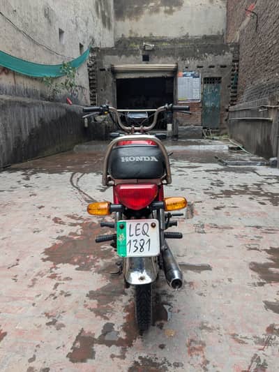 Honda CD 70 2013 model for sale.