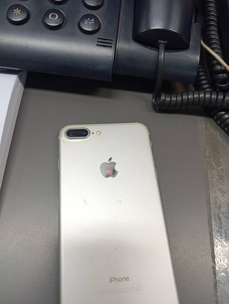 Apple iPhone 7 Plus 2