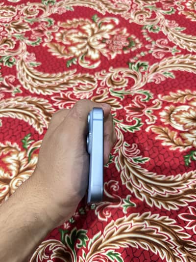 Iphone 14 blue