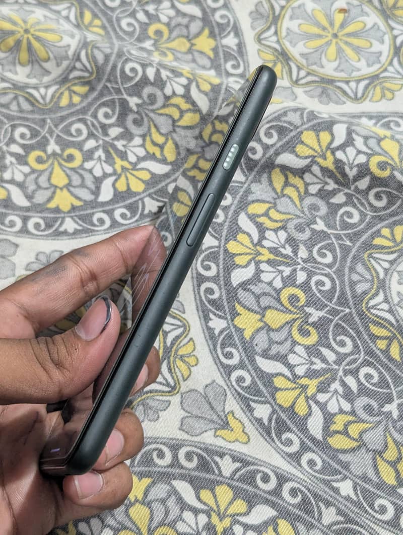 Google Pixel 5a 4